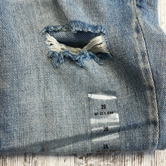 William Rast NWT My Ex’s Distressed Button Fly Raw Hem Jeans Size 26 - Picture 3 of 13